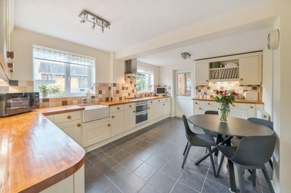 Swincombe Rise, Chartwell Green, Southampton, Hampshire, SO18 photo 2
