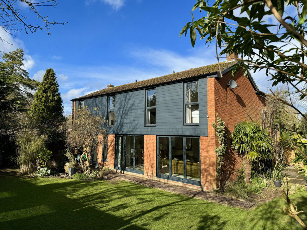 4-bed detached on Wales Orchard, Leire, LE17, £700,000