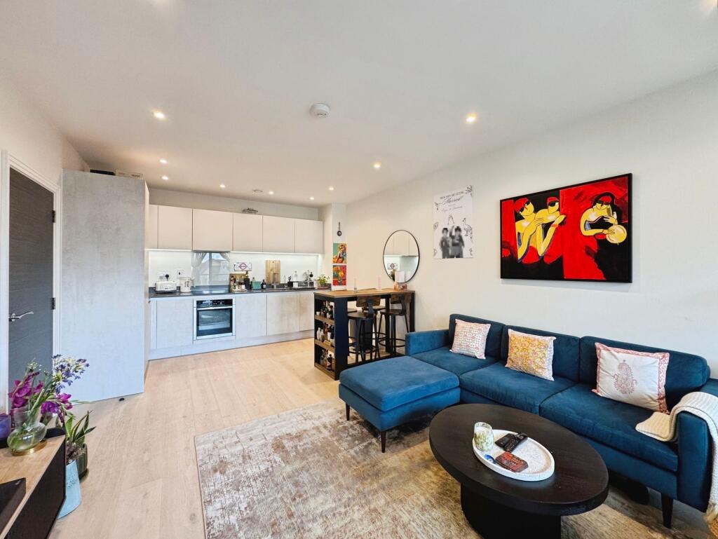 Apartment in London - View 5