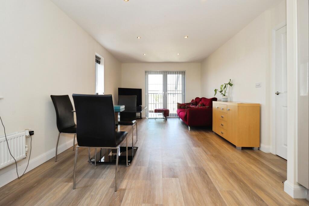 Apartment in Yate, Ladden Garden Village - View 5