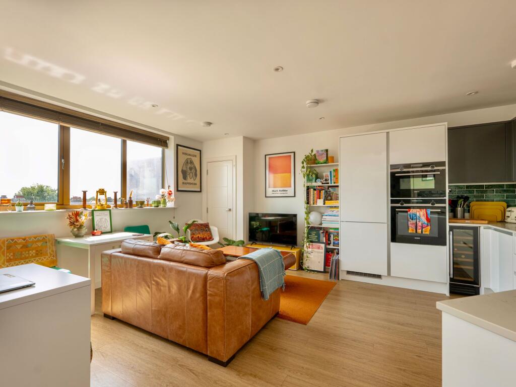 Main image of property: Imperial Court, Tooting / Furzedown, CR4