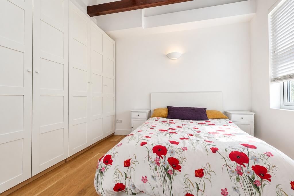 Apartment in London - View 5