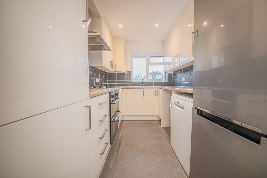 Ormond Close, Fair Oak, Eastleigh, SO50 photo 4