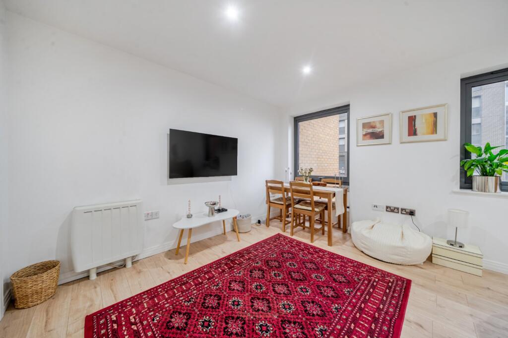 Main image of property: Victoria Road, Acton, London, W3