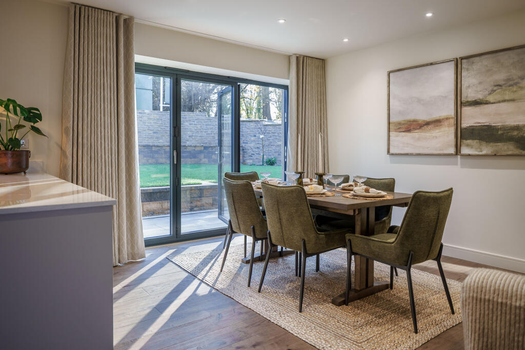 House in Gloucester - View 3