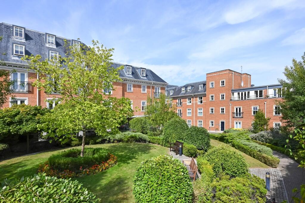 Apartment in York - View 2