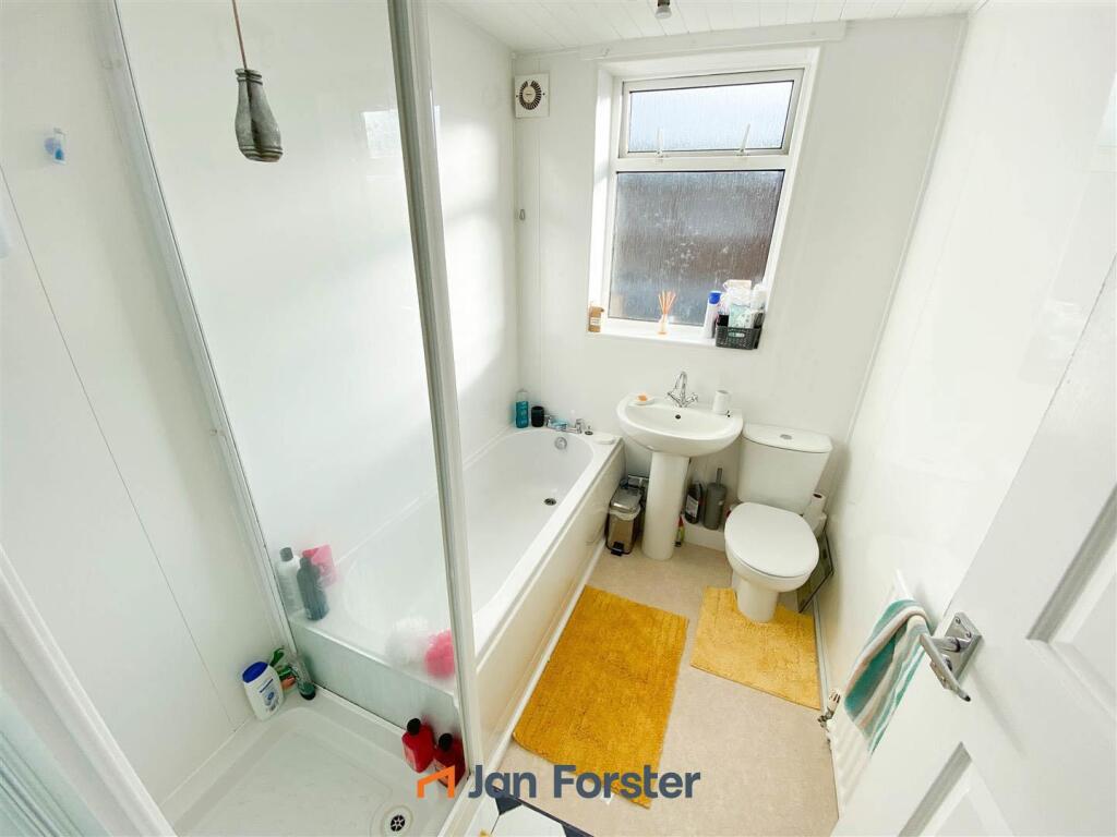 House in Newcastle upon Tyne - More