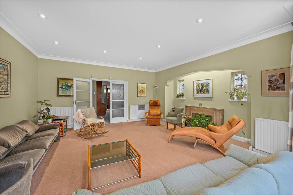 Beech Drive, N2 photo 4
