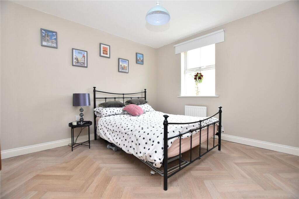 House in Leeds, Middleton - View 5