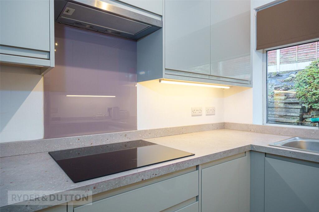 House in Huddersfield - View 4