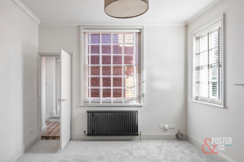 Apartment in Hove, Brunswick - More