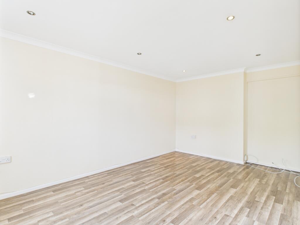 House in Basingstoke and Deane, Basingstoke - More