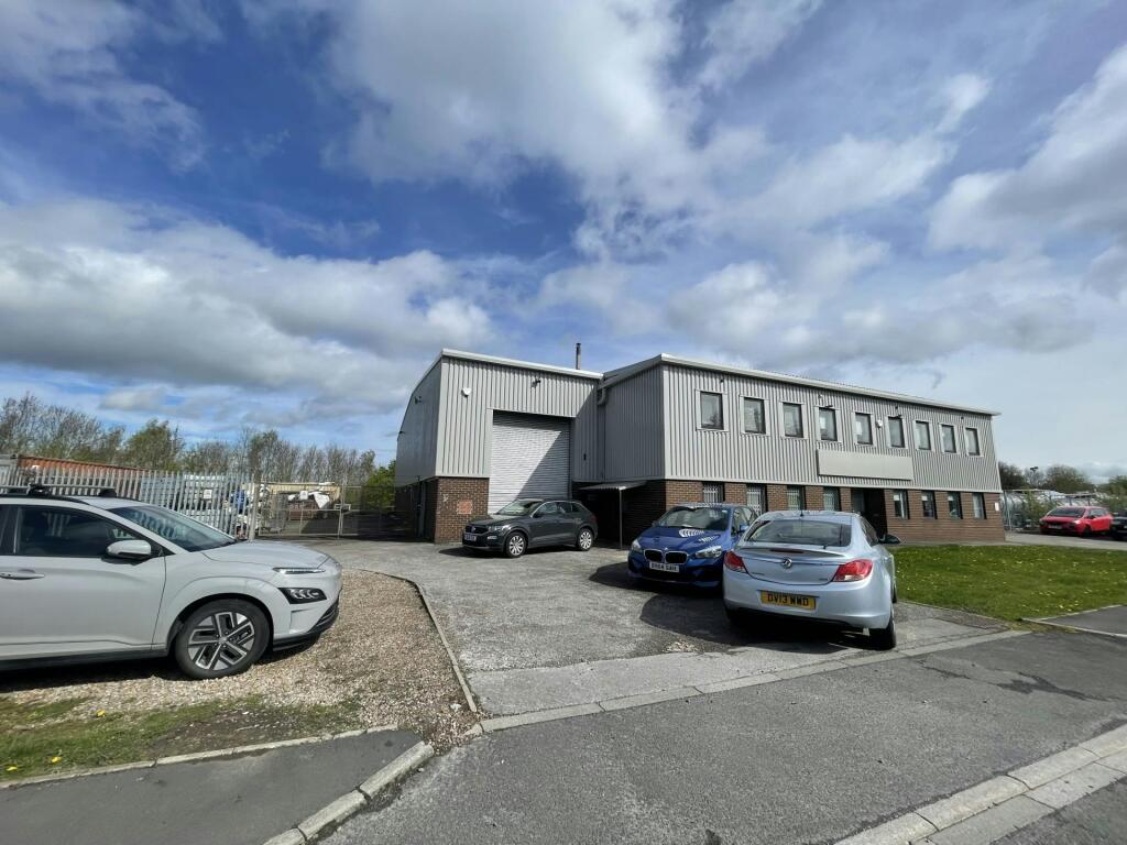Supreme House side left.jpg