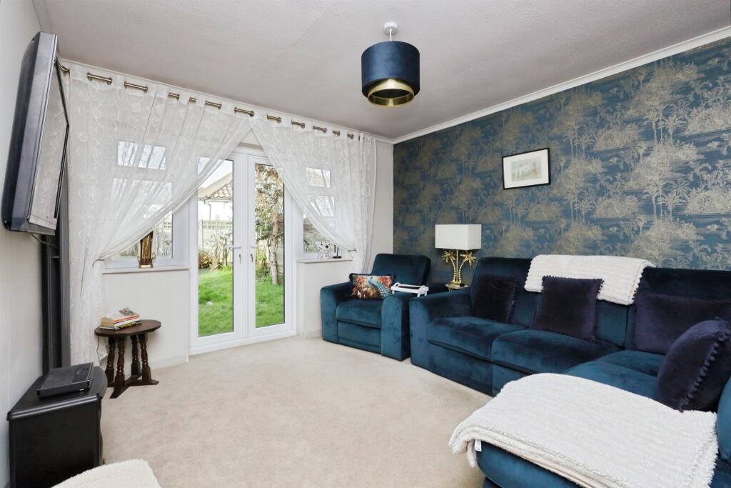 Gosford Way, Polegate photo 5