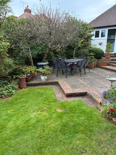 House in Dartford - More