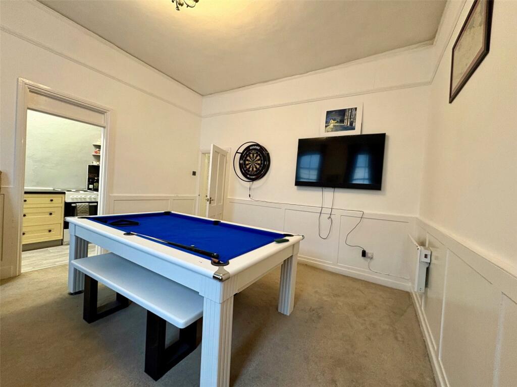 Additional image 4 of Superb Flat with Garden & Parking in Central Wells