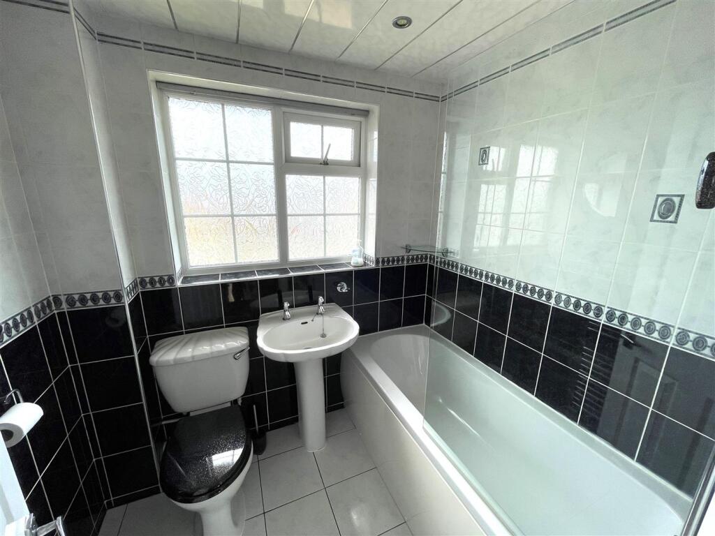 Bradbury Court, New Hartley, Whitley Bay photo 2