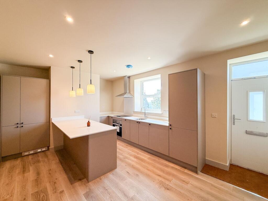 House in Kirklees, Mount - View 5