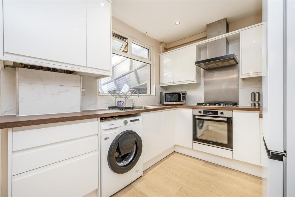 House in Harrow - View 4