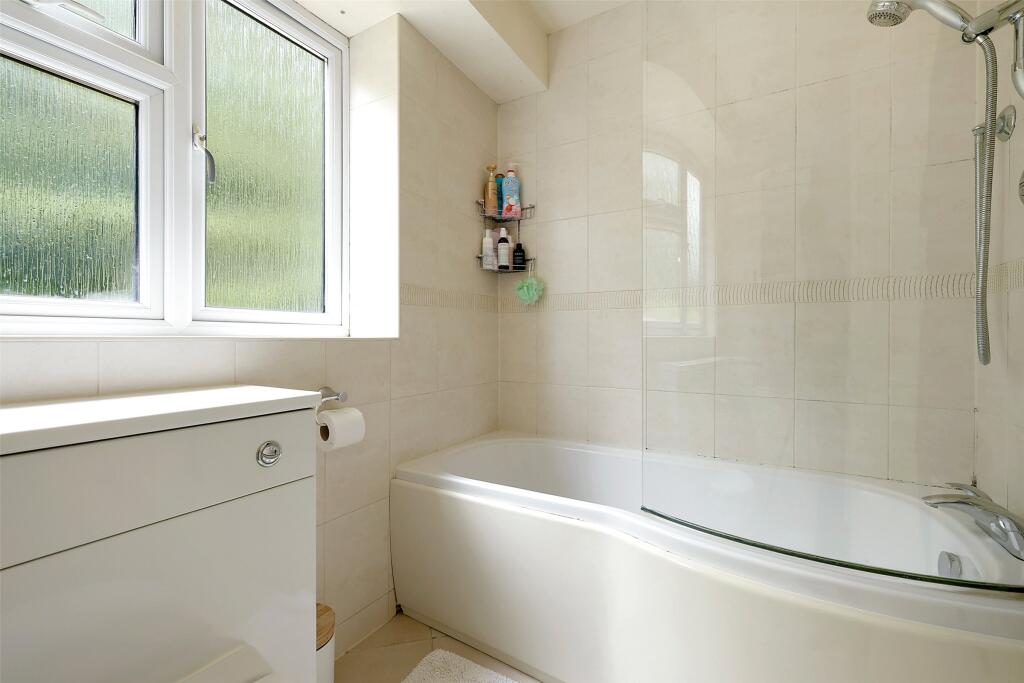 House in Croydon - View 5