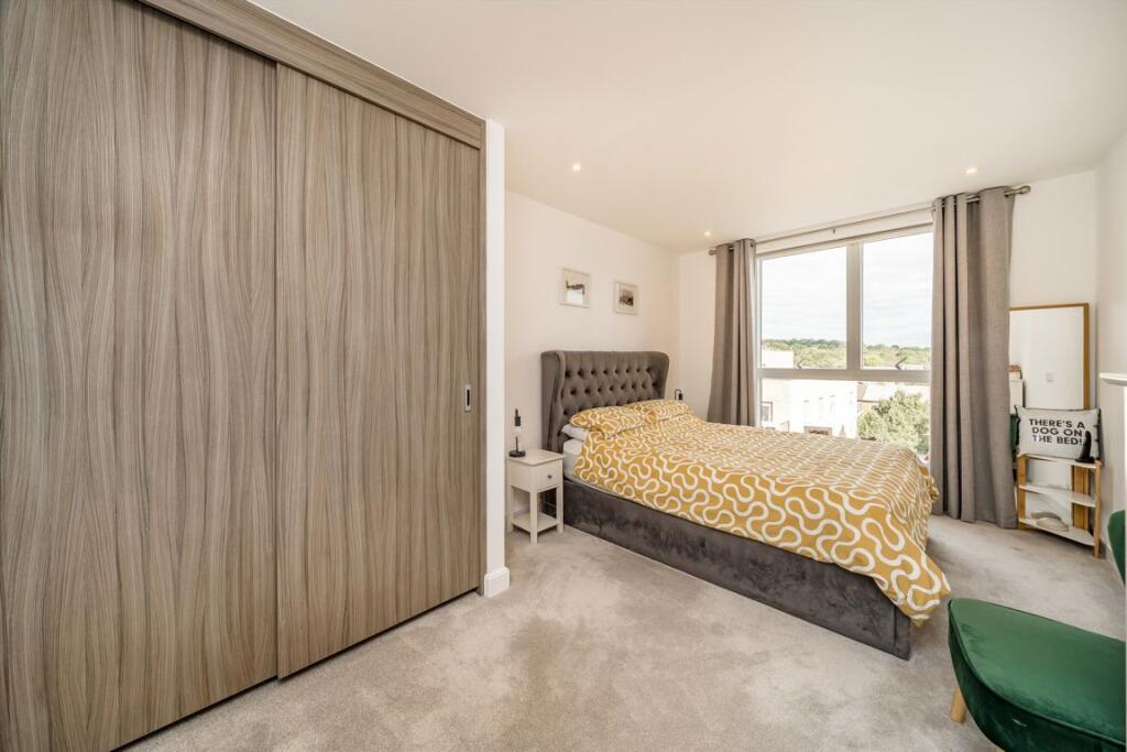 Apartment in London - More