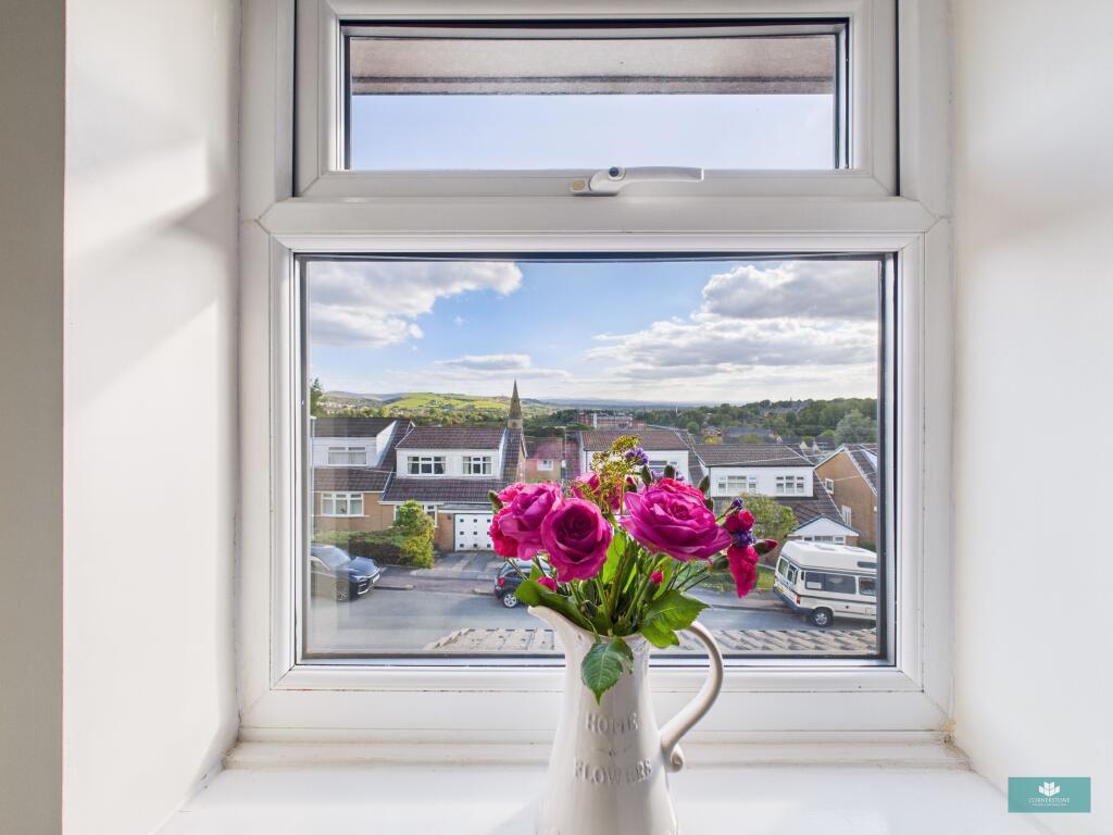 Moordale Avenue, Oldham, Greater Manchester, OL4 photo 4