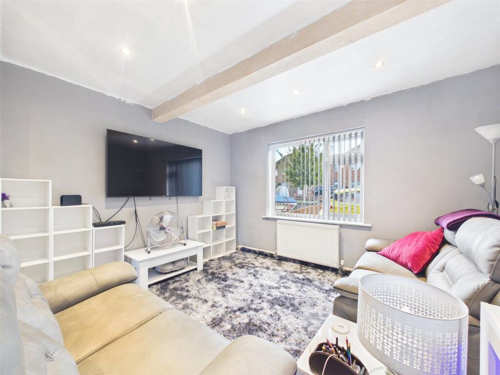 House in Gloucester - View 4