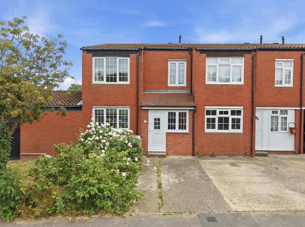 3-bed terraced on Takeley Close, Waltham Abbey, £380,000
