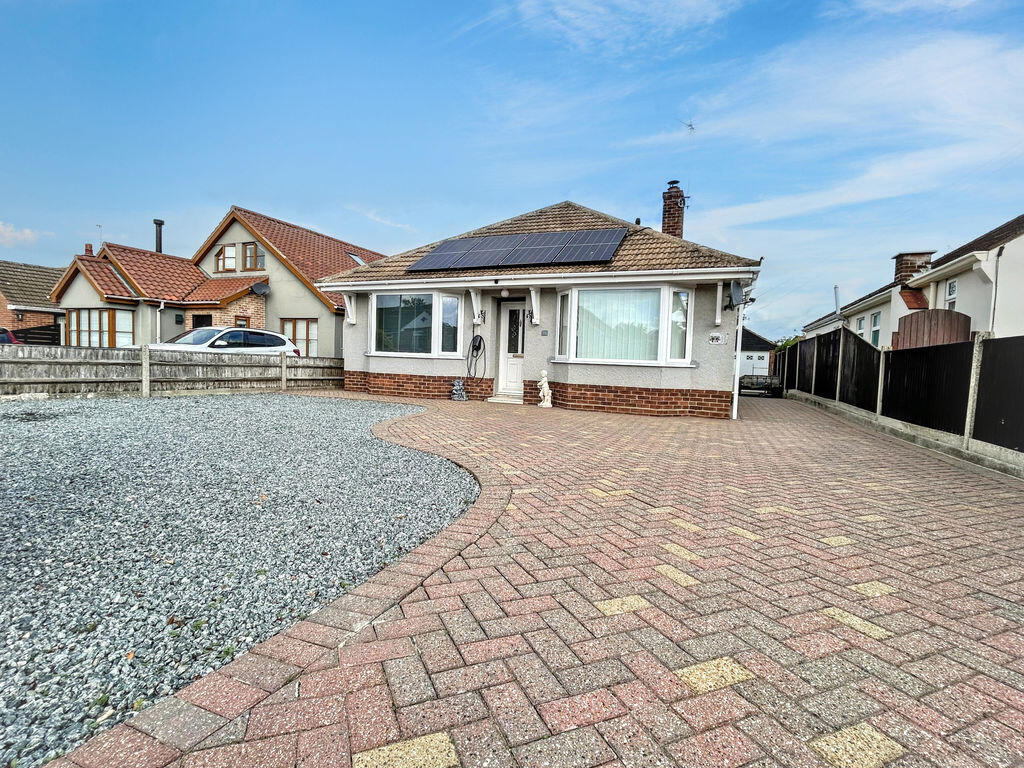 2-bed detached on Hawthorn Crescent, Bradwell, £325,000