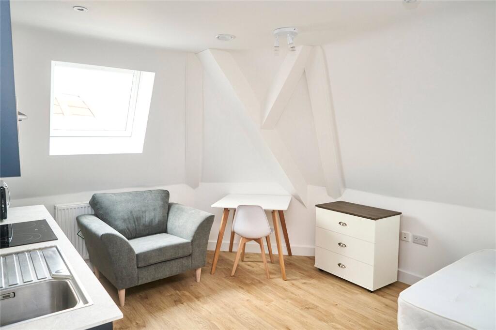 Apartment in Bristol, Bedminster - View 5