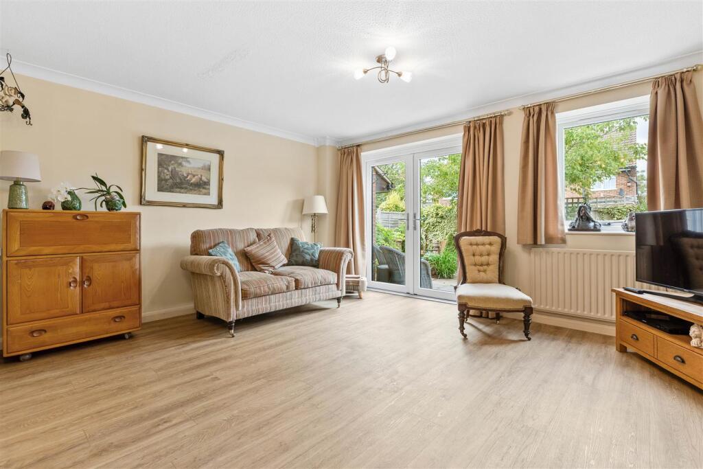 House in Stevenage, Stotfold - View 3
