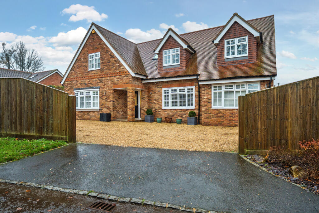 Main image of property: Hocketts Close, Whitchurch Hill, Reading, Oxfordshire, RG8