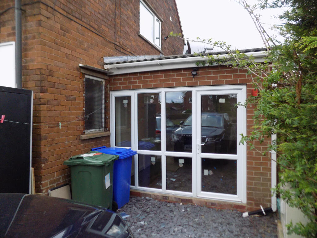 Main image of property: Flat 3, 19 Beckett Avenue, Carlton in Lindrick