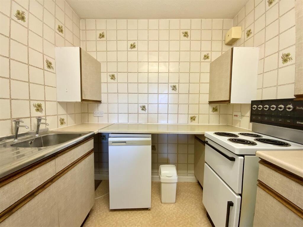 Apartment in Gloucester - More