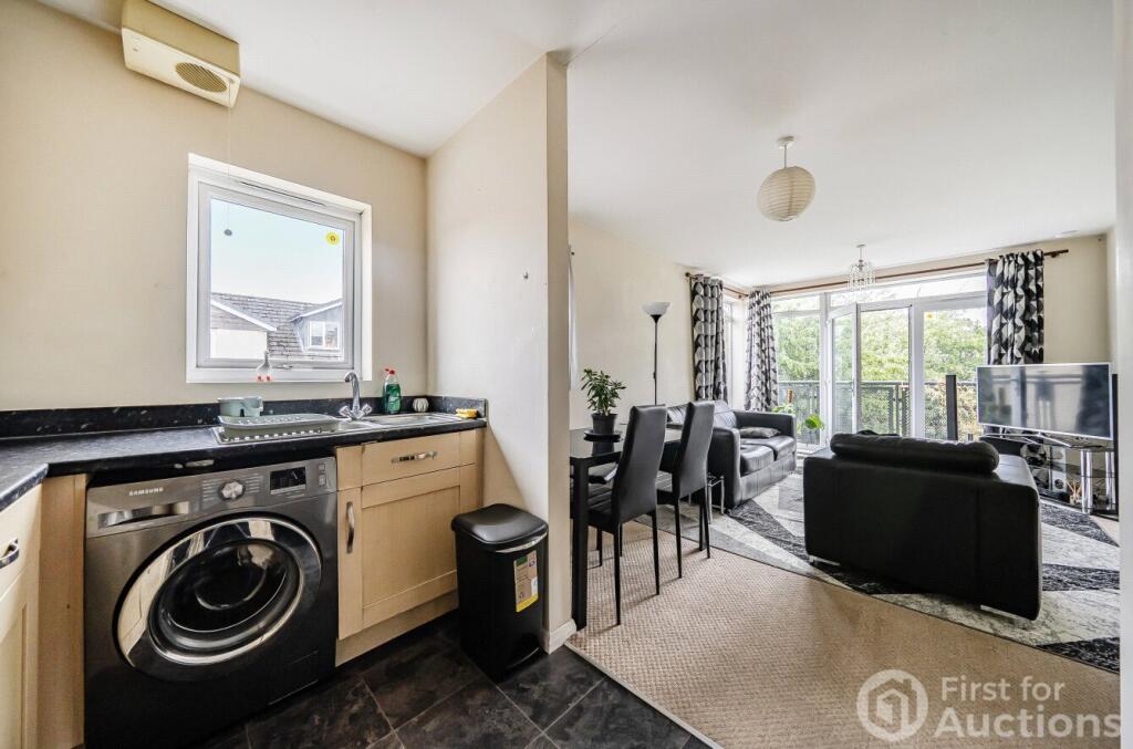 Apartment in Stoke-on-Trent - View 4