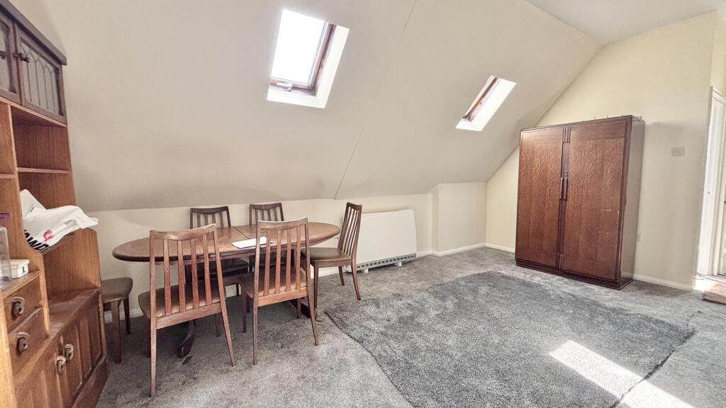 Apartment in Southend-on-Sea - View 2