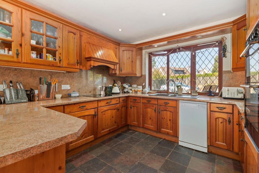 House in Pentlepoir, East Williamston - More