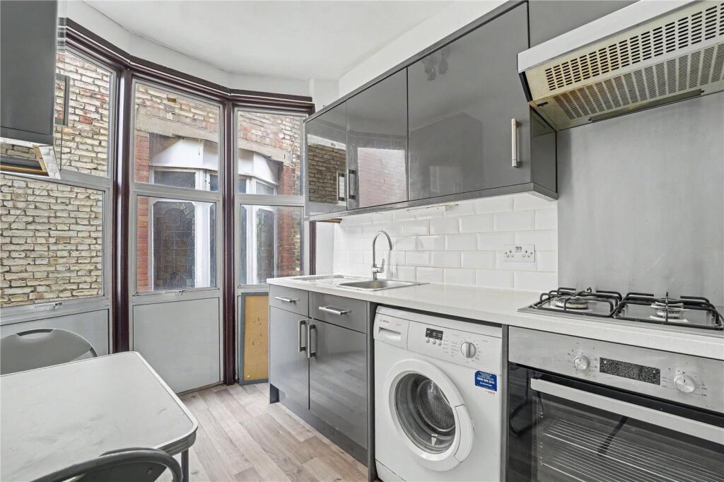 Apartment in London - View 4