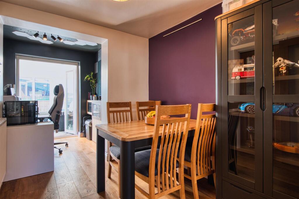 House in Leeds, West Yorkshire - View 5