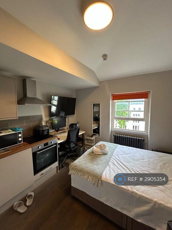 Main image of property: Leinster Square, London, W2
