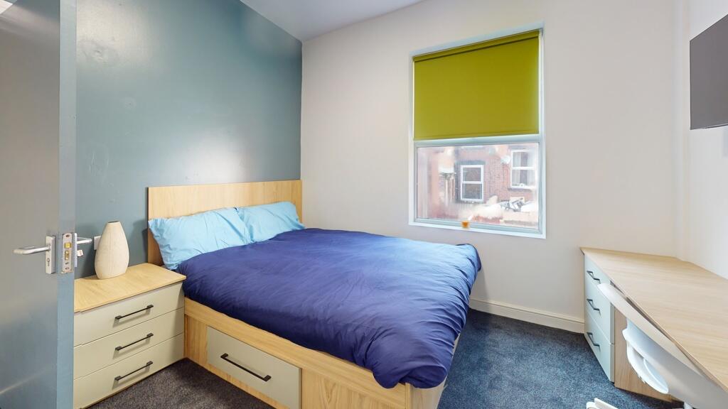 House in Leeds, Headingley Hill, Hyde Park - View 3