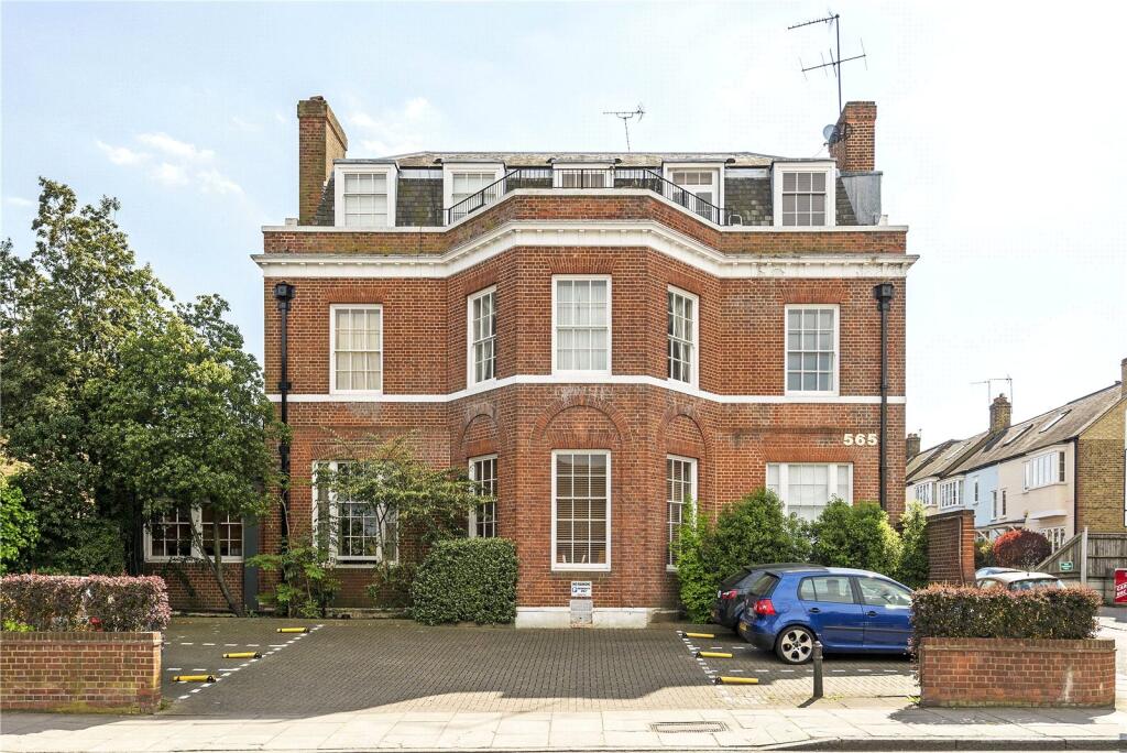 Main image of property: Harvey Court, 565 Upper Richmond Road West, East Sheen, London, SW14