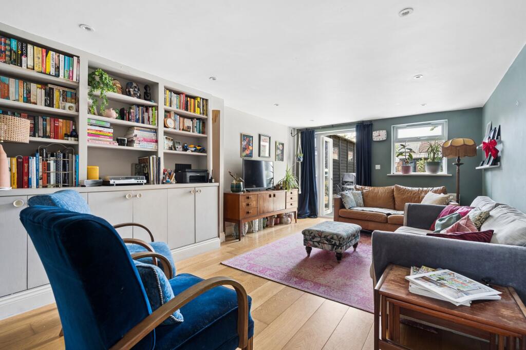 Main image of property: Pinner Road, Oxhey. WD19