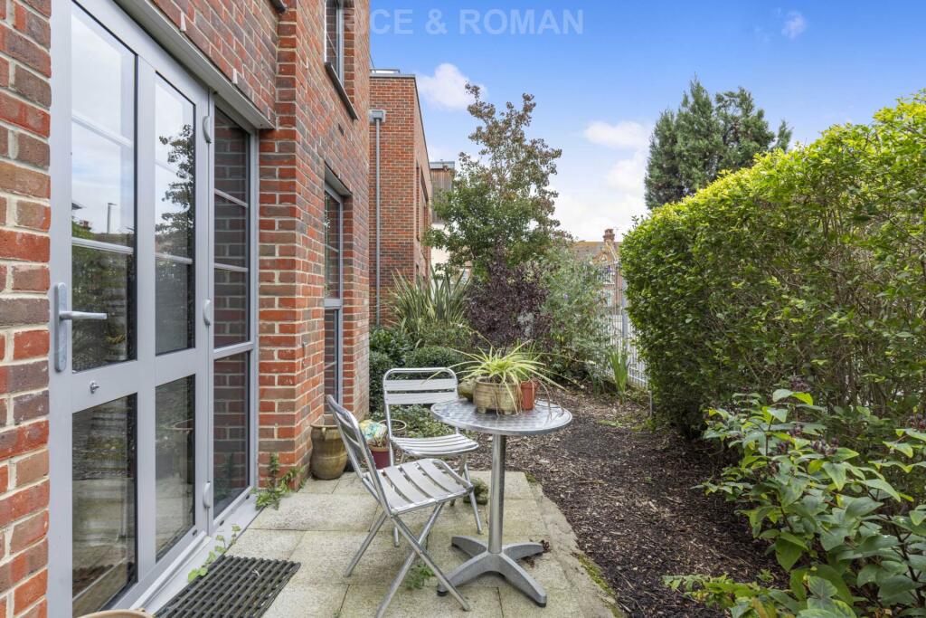 1-bed other on Liberty House, Raynes Park, £289,950