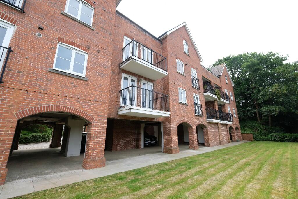 Main image of property: Portside Close, Marchwood, Southampton, SO40 4AL