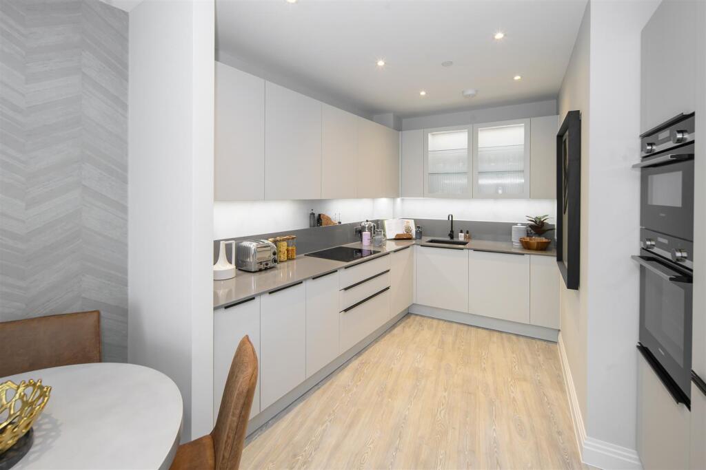 Apartment in Tonbridge and Malling, Hildenborough - More