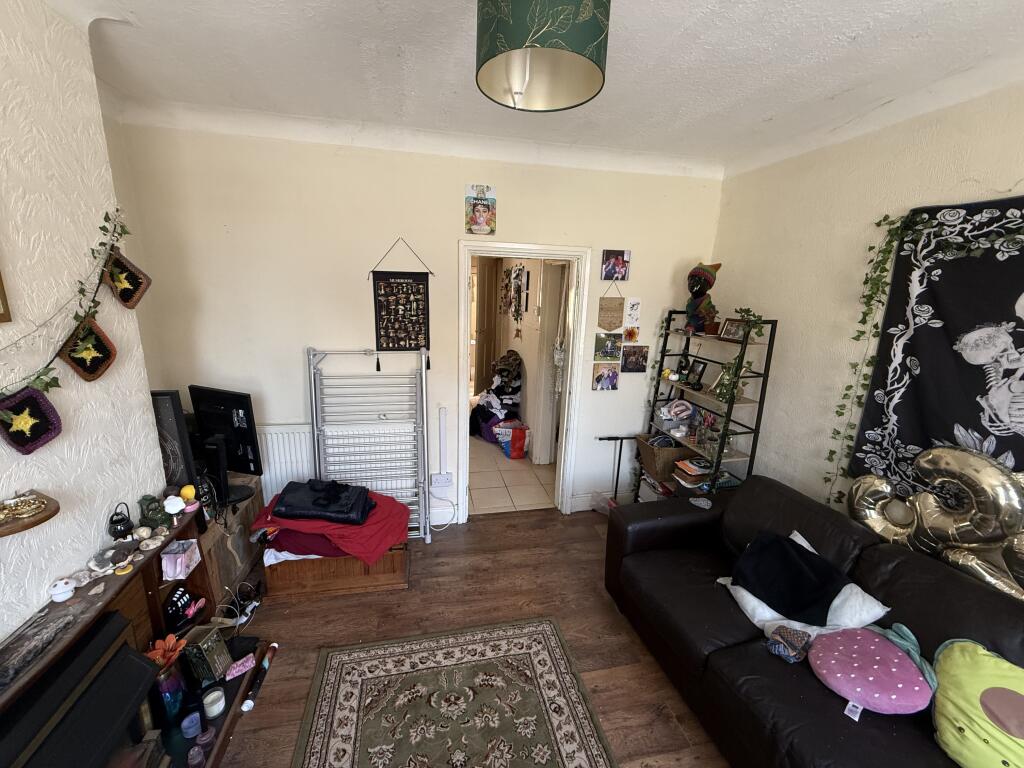 House in Nottingham - View 4