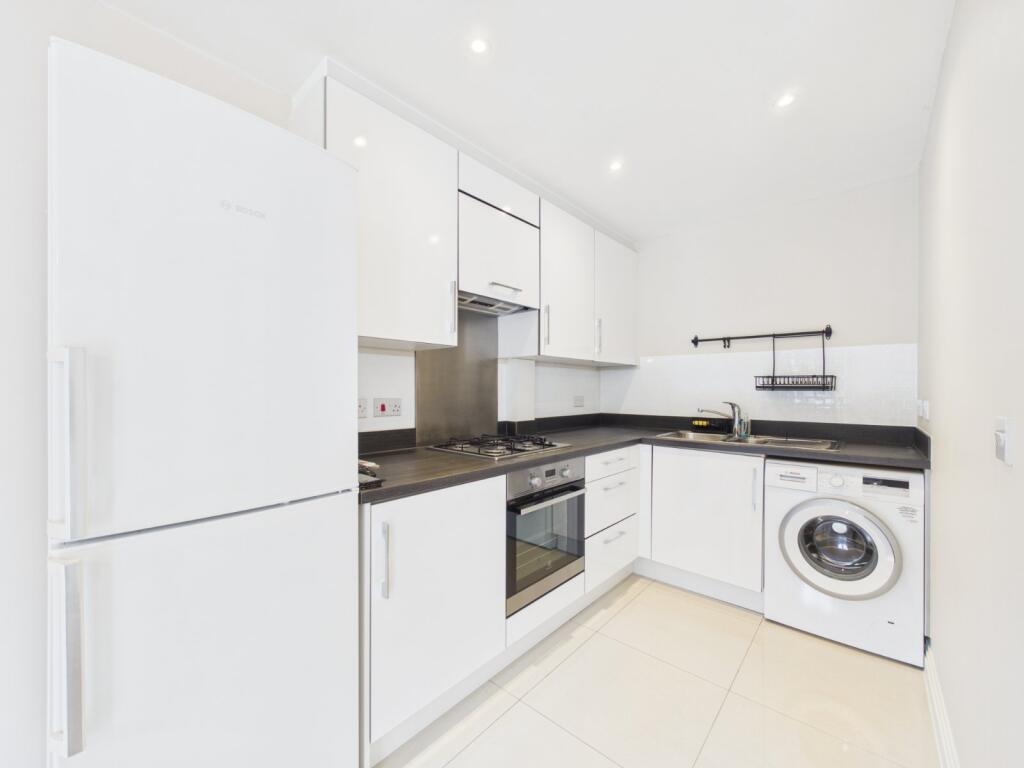 Apartment in Twickenham - View 4