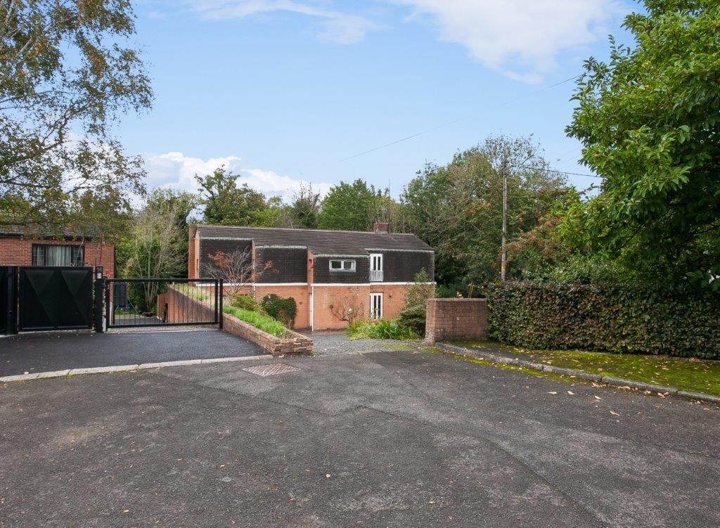 Edenvale Park, Belfast, County Antrim, Northern Ireland, BT17 photo 2