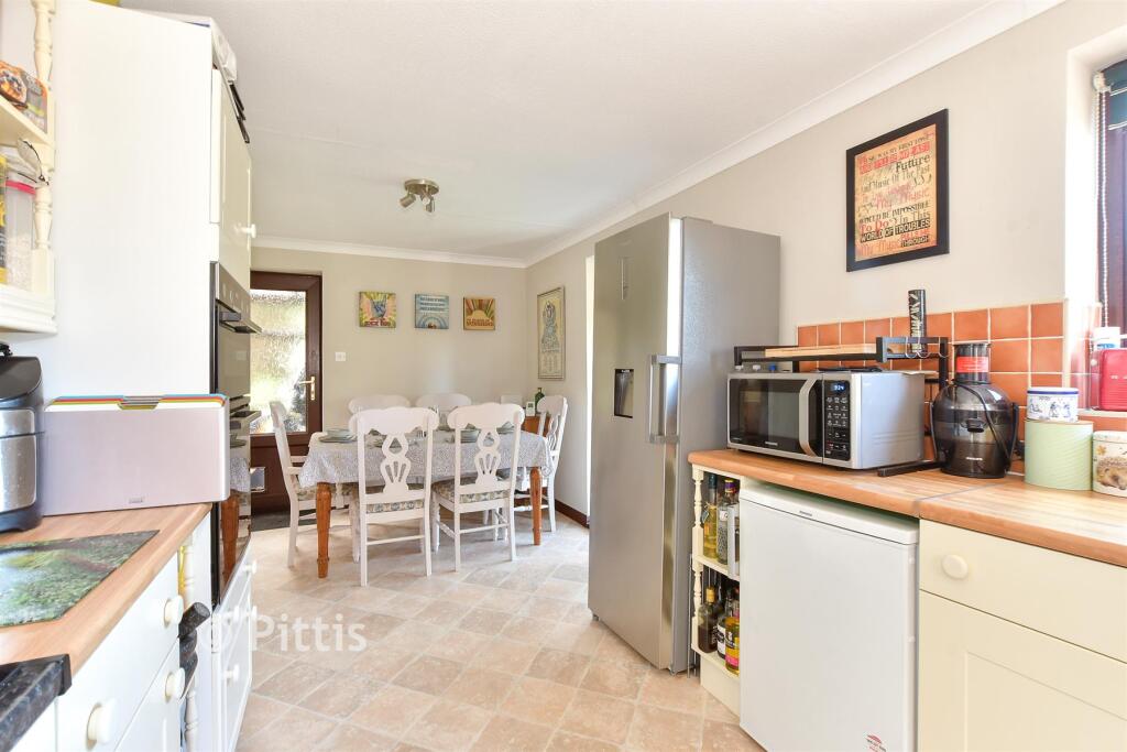 House in Newport, Shorwell - View 5